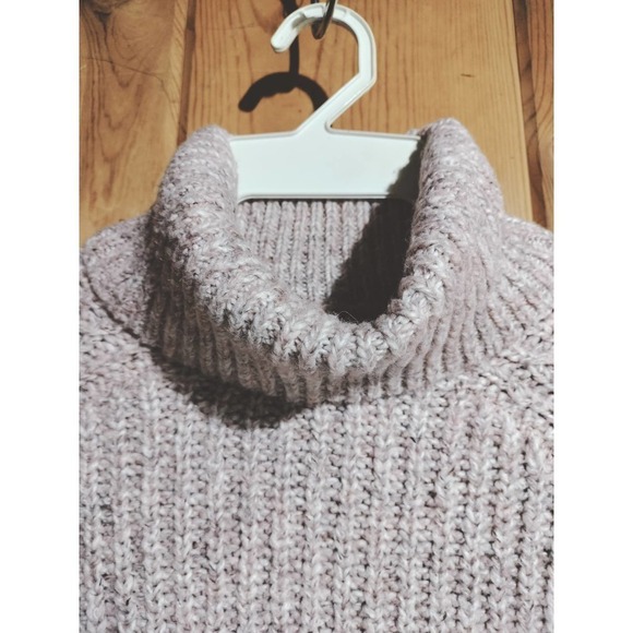 Abercrombie and Fitch light pink knit turtle neck sweater size XS - Picture 3 of 7